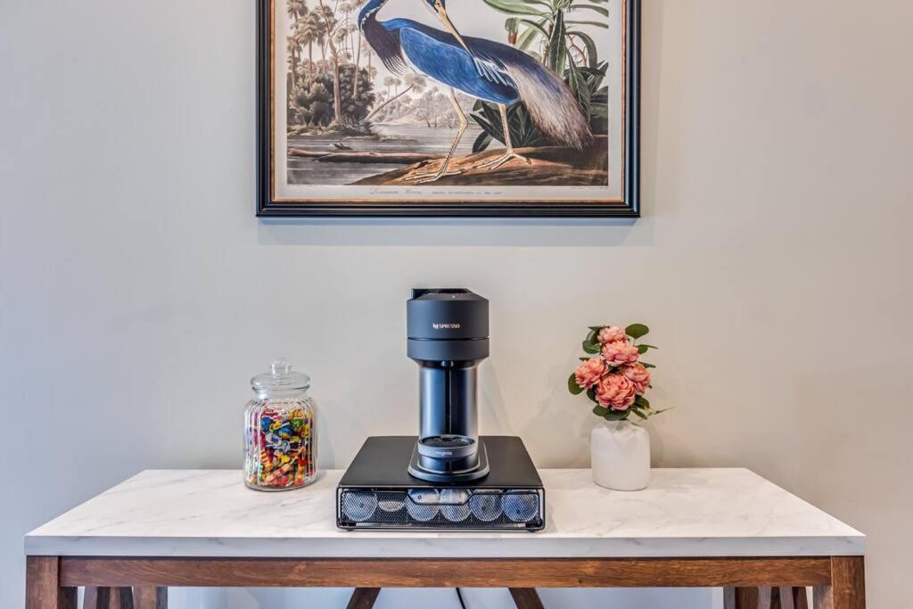 Casa vacanze Beautiful 5 Bedroom 4 Bathroom House In W6 By Yoko - 10 Minute's To - Free Parking, Fast Wifi, Work Desks And Smarttvs With And Netflix Londra