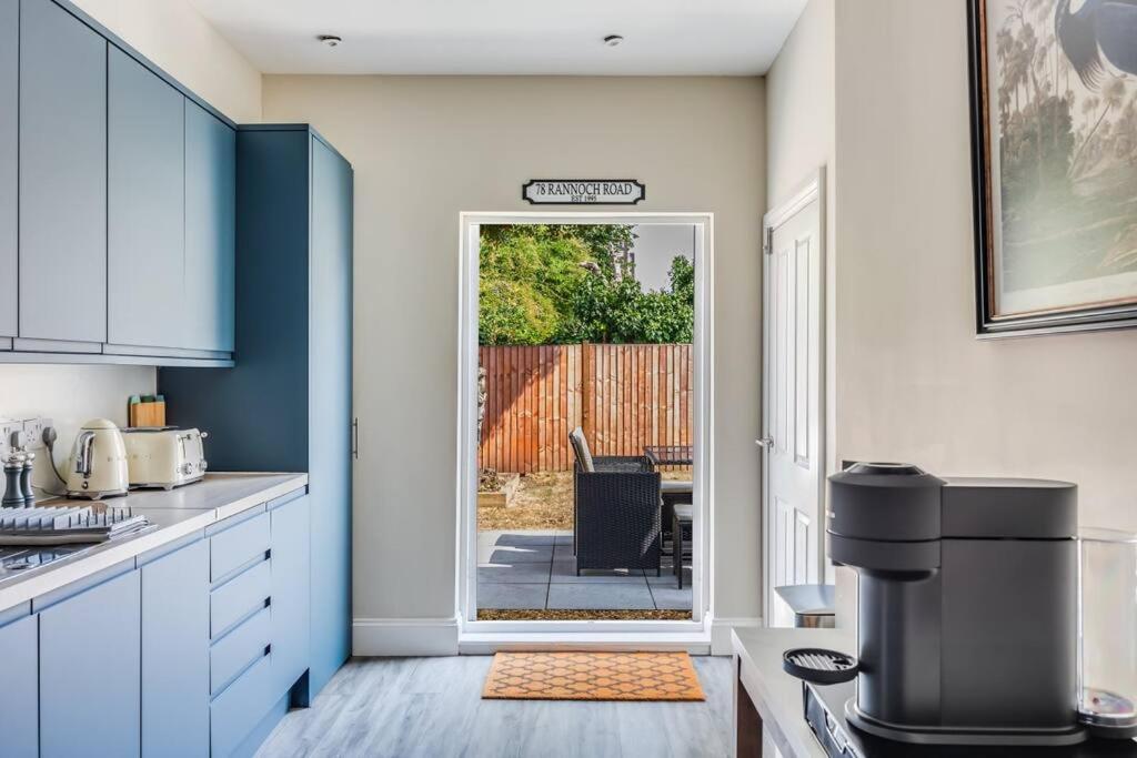 Beautiful 5 Bedroom 4 Bathroom House In W6 By Yoko - 10 Minute's To - Free Parking, Fast Wifi, Work Desks And Smarttvs With And Netflix * Londra