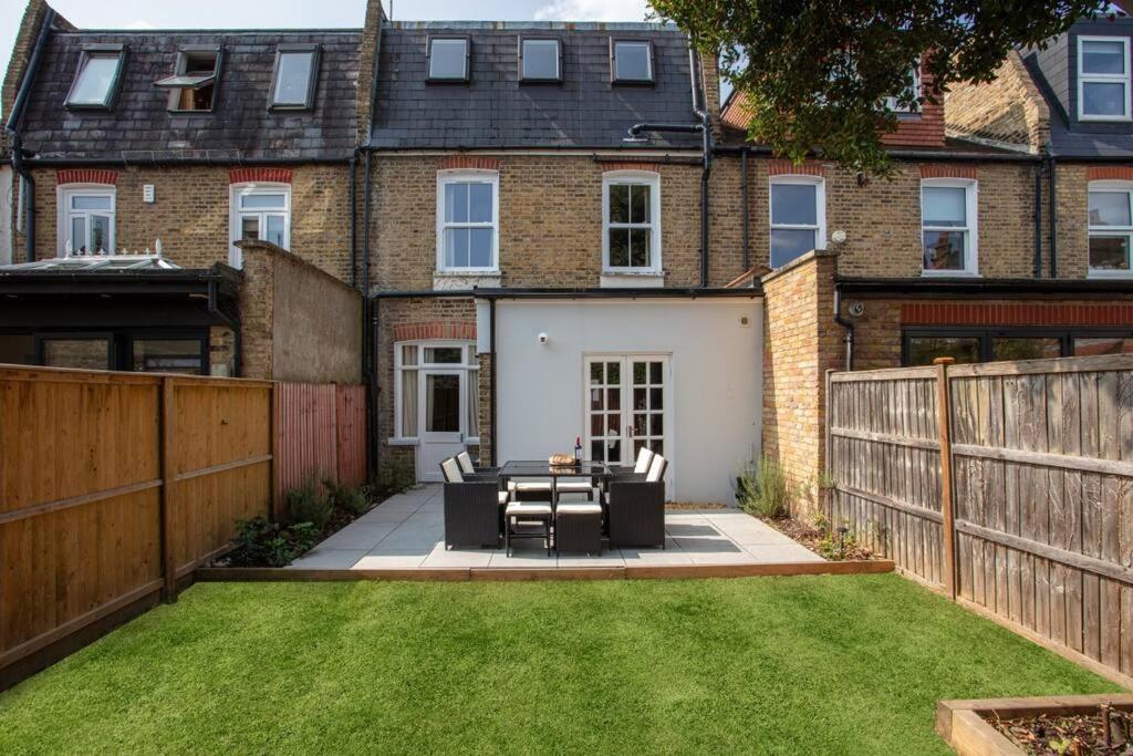 Beautiful 5 Bedroom 4 Bathroom House In W6 By Yoko - 10 Minute's To - Free Parking, Fast Wifi, Work Desks And Smarttvs With And Netflix Londra