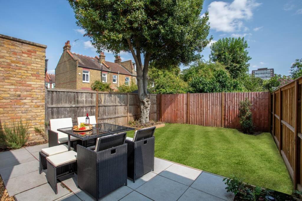 Beautiful 5 Bedroom 4 Bathroom House In W6 By Yoko - 10 Minute's To - Free Parking, Fast Wifi, Work Desks And Smarttvs With And Netflix Casa vacanze